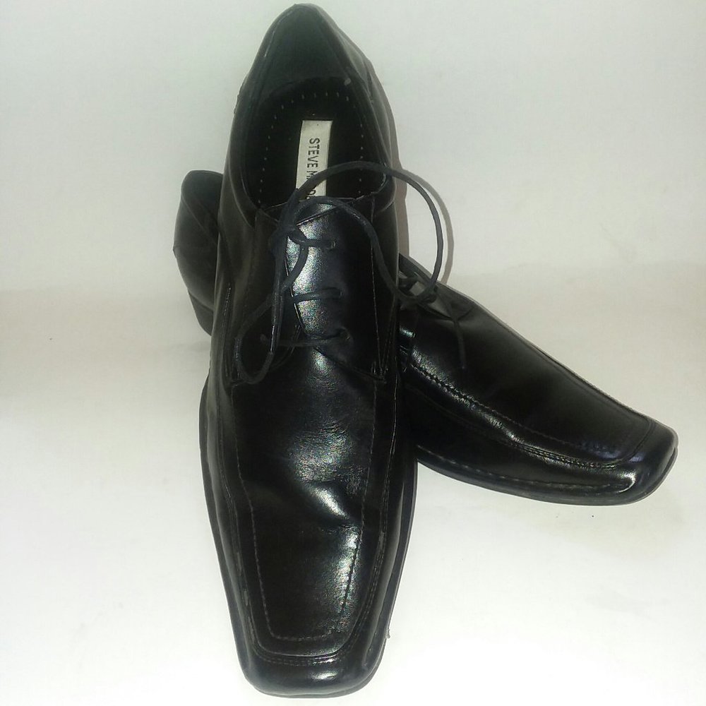 #24 Like- New Steven Madden Buff Black shoes